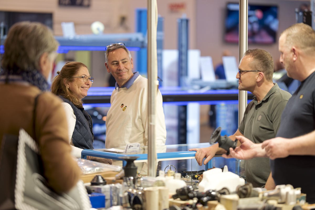  Techno Classica Essen - Mercedes-Benz Ersatzteile von Karasch
